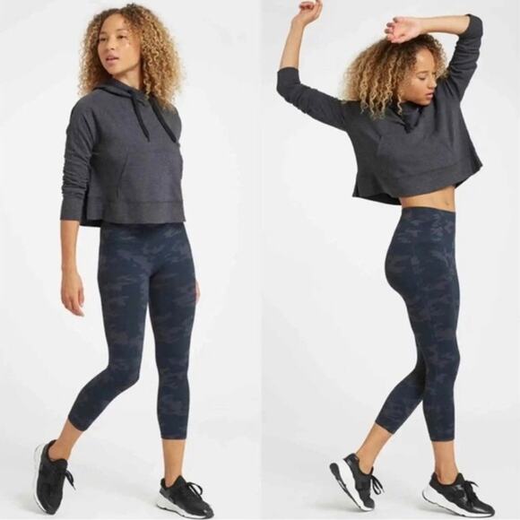 Spanx Look At Me Now Seamless Black Camo Crop Leggings - Picture 1 of 5